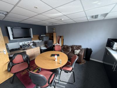Property Image for 47 Highmeres Road, Leicester, LE4 9LZ