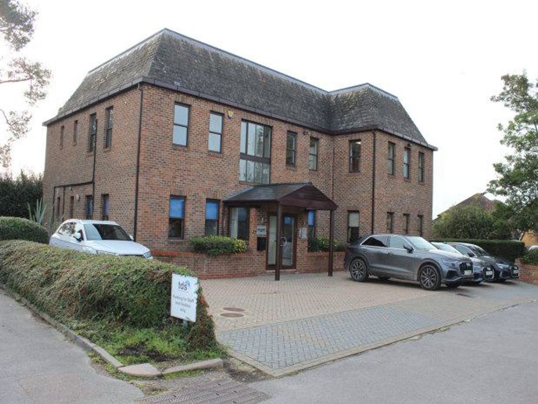 Hillreed House, 1st Floor Office Suite, 54 Queen Street Horsham, Horsham, West Sussex, RH13 5AD