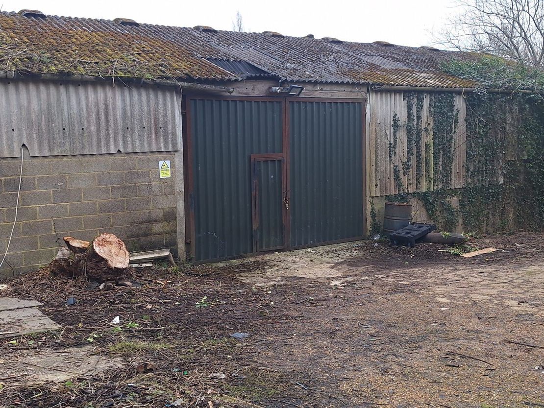 Workshop at Redlands Farm, Redlands Lane, Horsham Road, Mid Holmwood, Surrey, RH5 4EL