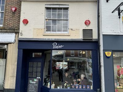 Property Image for 43- 44 Carfax, Horsham, West Sussex, RH12 1EQ