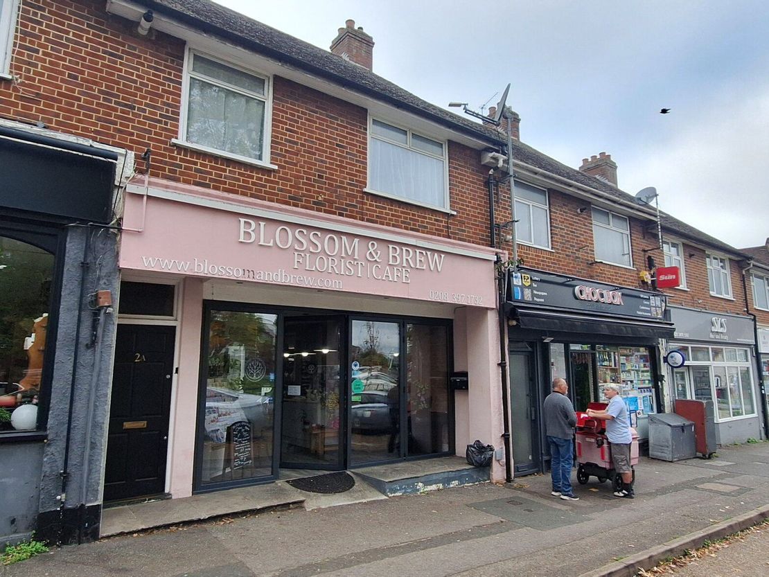 2 Chessington Parade, Leatherhead Road, Chessington, Surrey, KT9 2PH