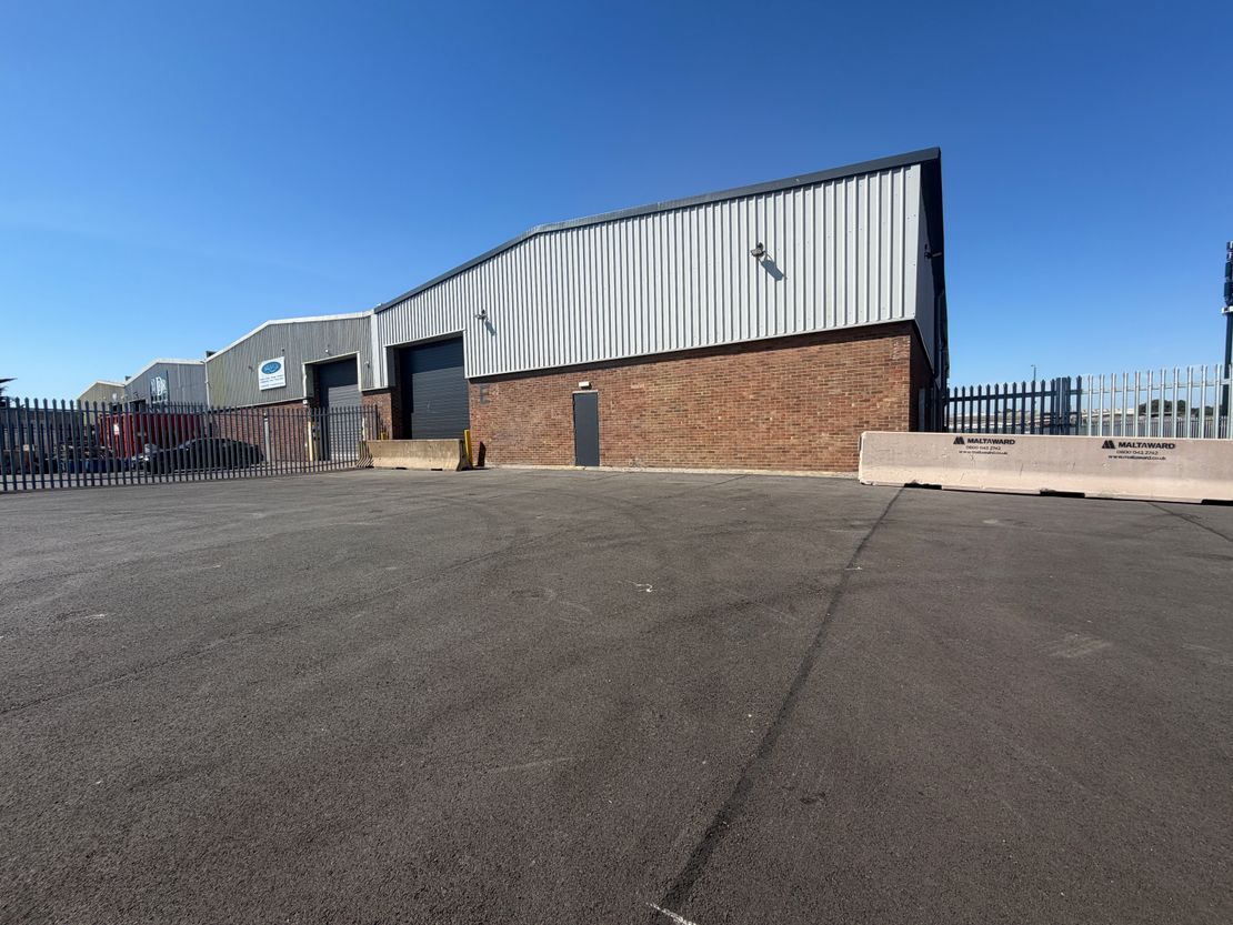 Unit E, 209 Manor Road, Erith, DA8 2AD
