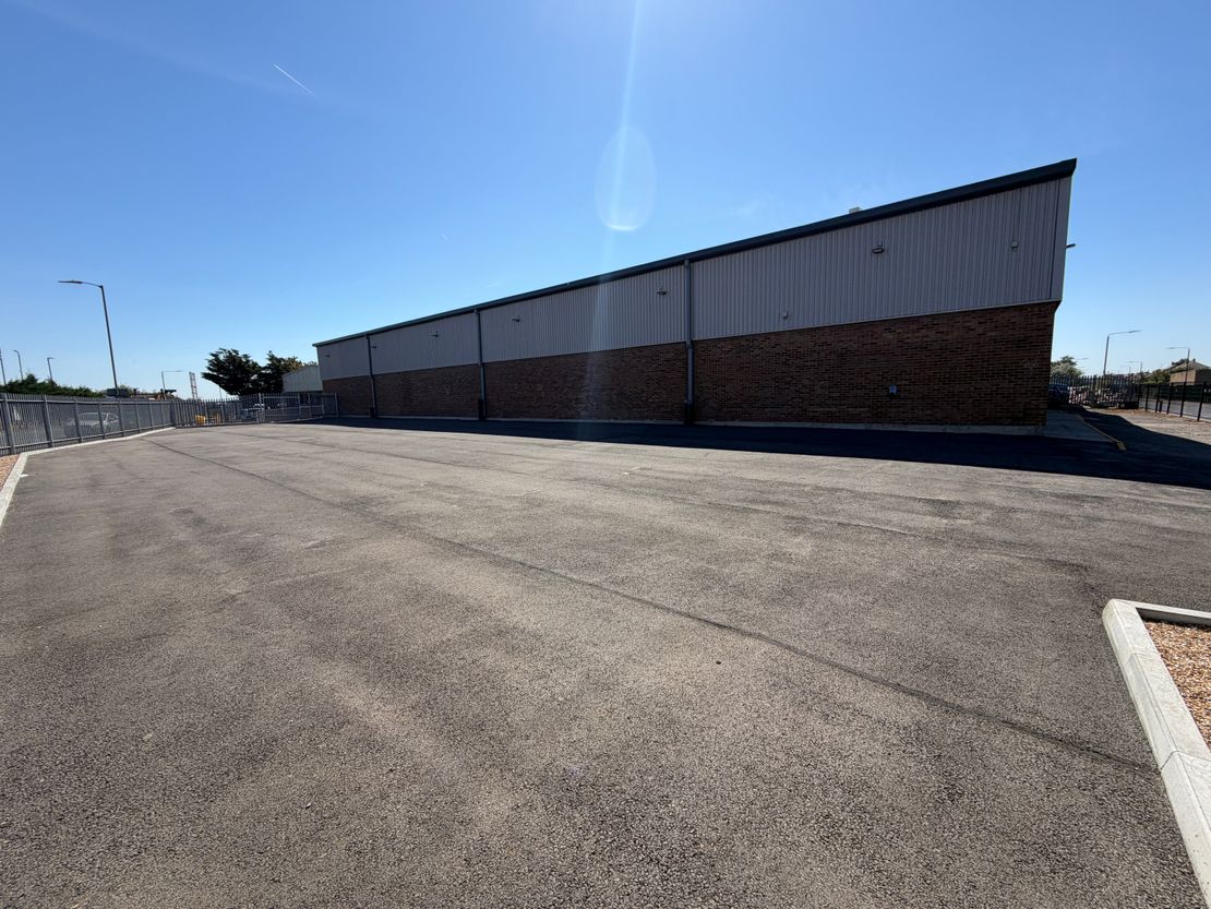 Unit E, 209 Manor Road, Erith, DA8 2AD