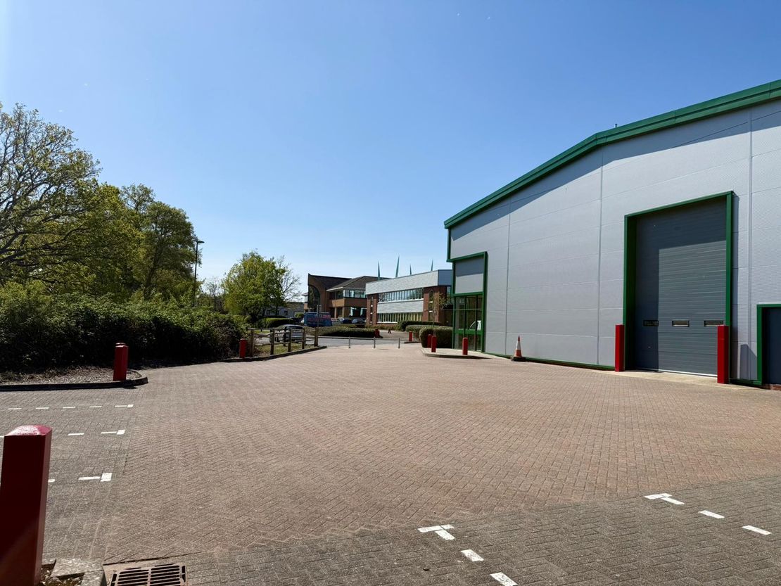 Unit C3, Burgess Hill Trade Centre, York Road, Burgess Hill, West Sussex, RH15 9AD