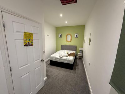 Property Image for 34 High Street, Ryde, Isle Of Wight