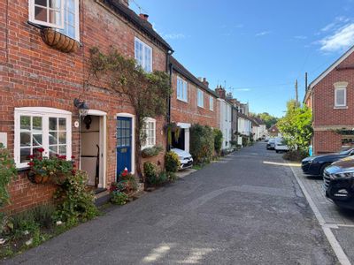 Property Image for 3 Swan Apartments, Upper Basingwell Street, Bishops Waltham, Southampton