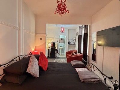 Property Image for Avant Garde Hotel, 115 Albert Road, Blackpool, FY14PW
