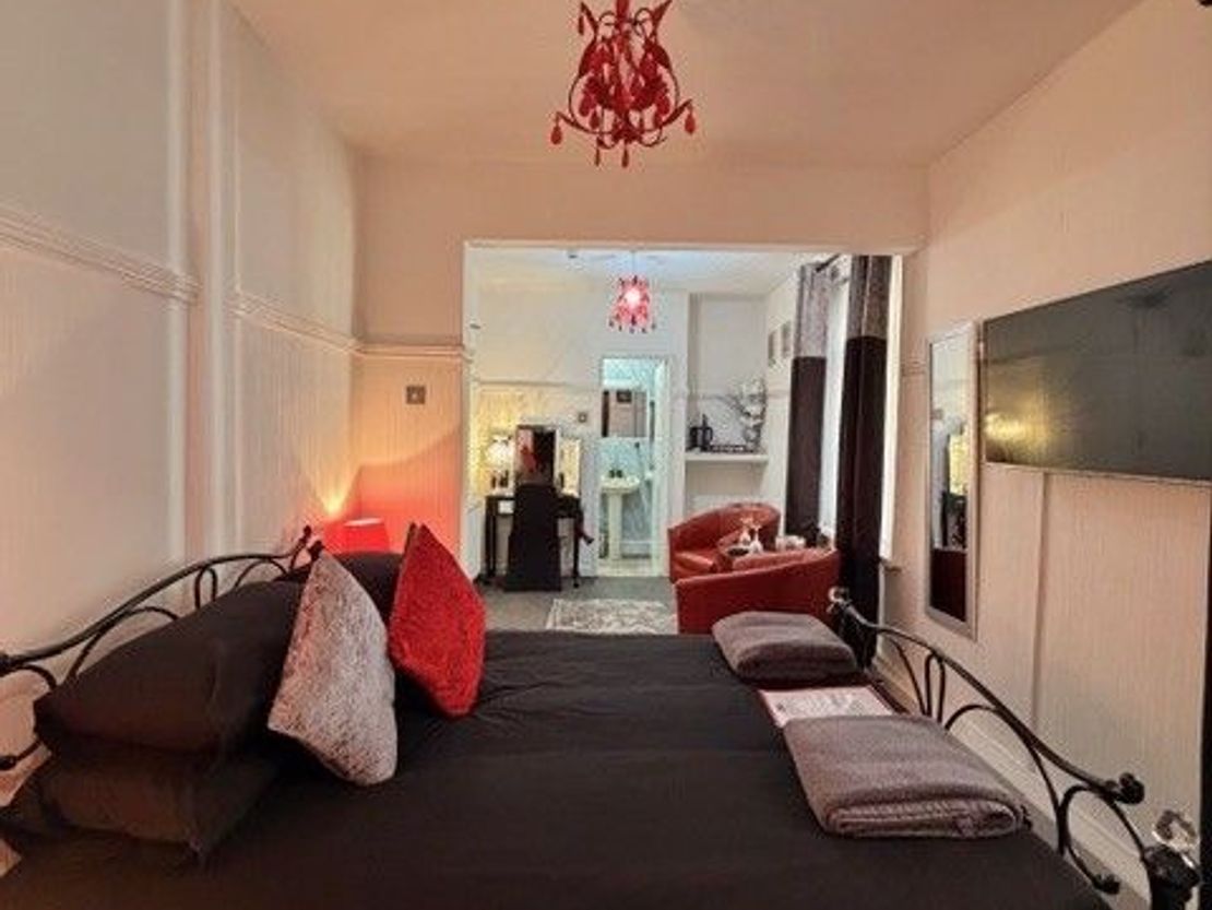 Avant Garde Hotel, 115 Albert Road, Blackpool, FY14PW