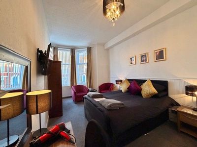 Property Image for Avant Garde Hotel, 115 Albert Road, Blackpool, FY14PW