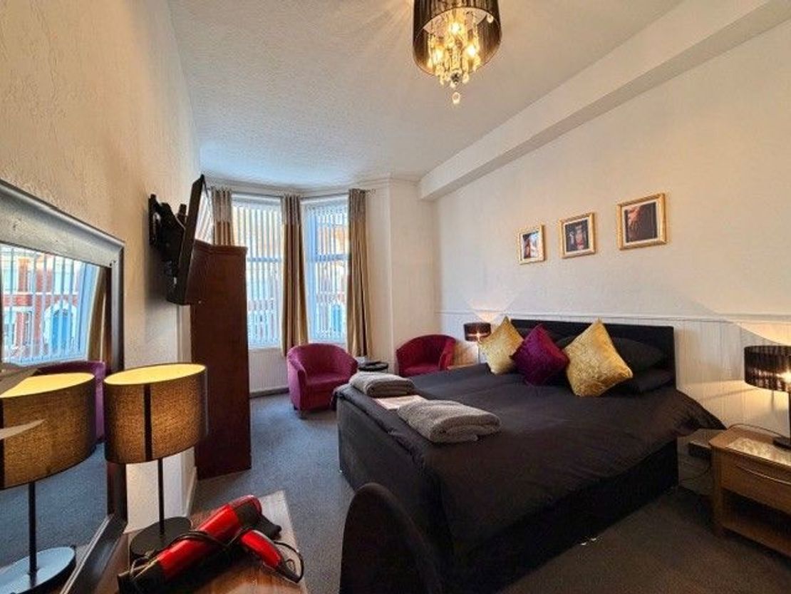 Avant Garde Hotel, 115 Albert Road, Blackpool, FY14PW