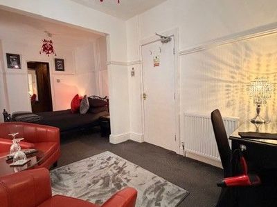 Property Image for Avant Garde Hotel, 115 Albert Road, Blackpool, FY14PW