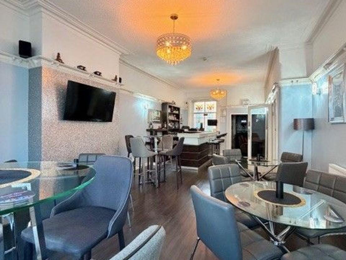 Avant Garde Hotel, 115 Albert Road, Blackpool, FY14PW