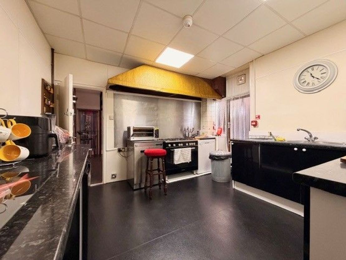 Avant Garde Hotel, 115 Albert Road, Blackpool, FY14PW