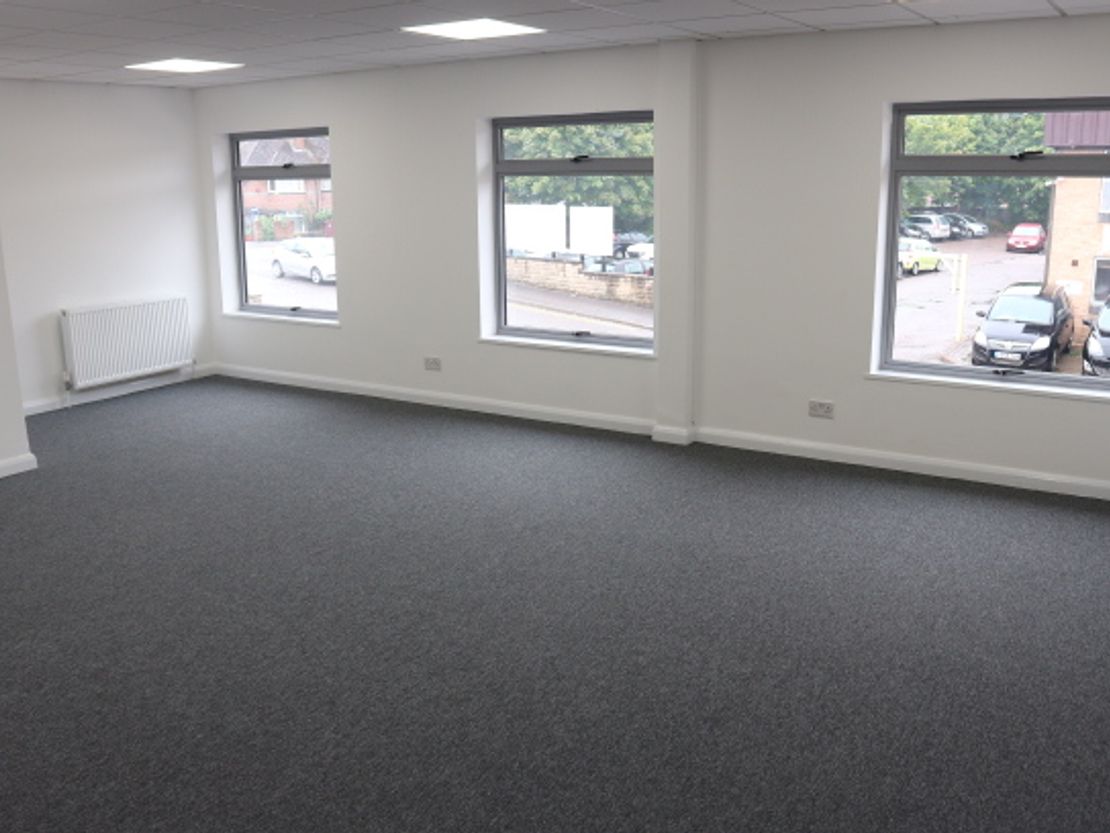 Unit 5 Robert Cort Industrial Estate, Britten Rd, Reading RG2 0AU, UK