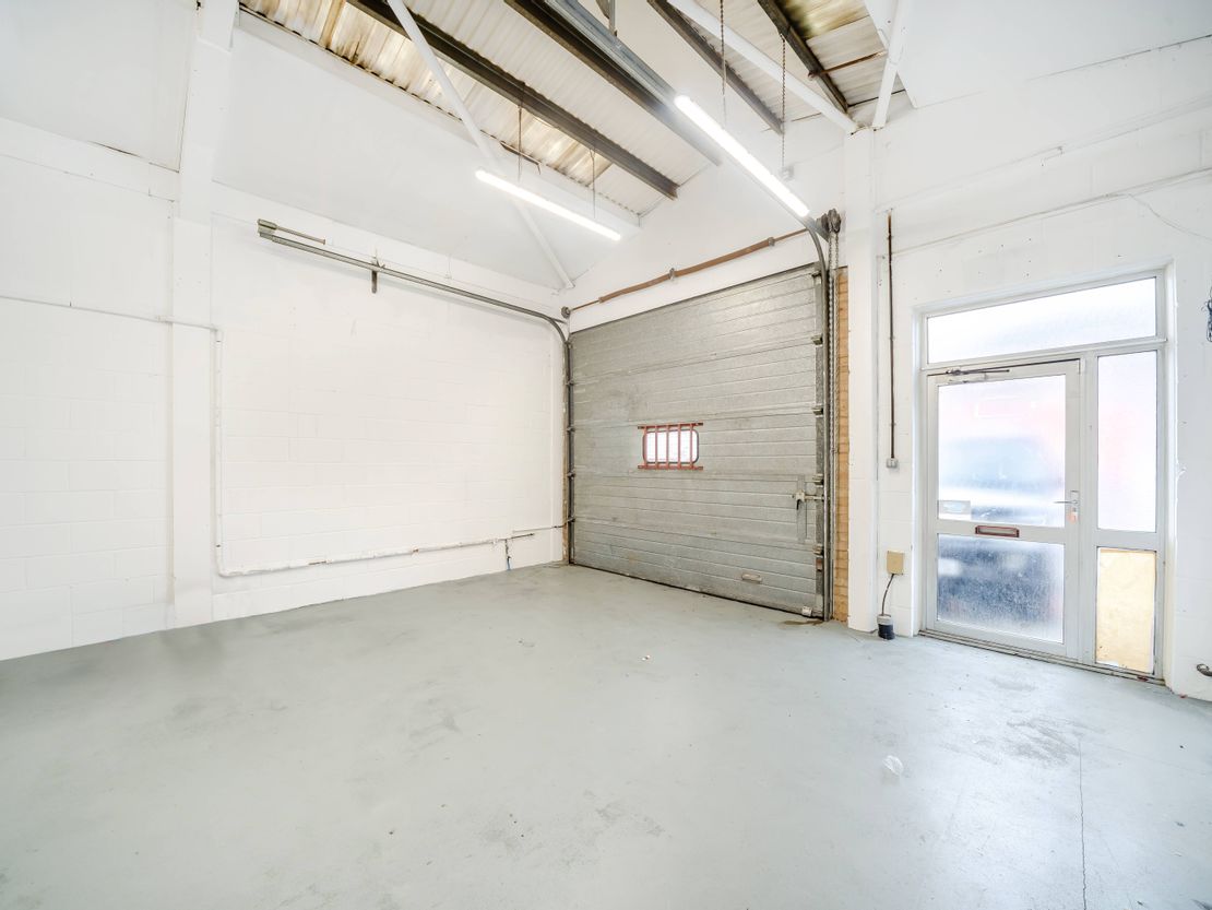 Unit 14 Robert Cort Industrial Estate, Britten Rd, Reading RG2 0AU, UK