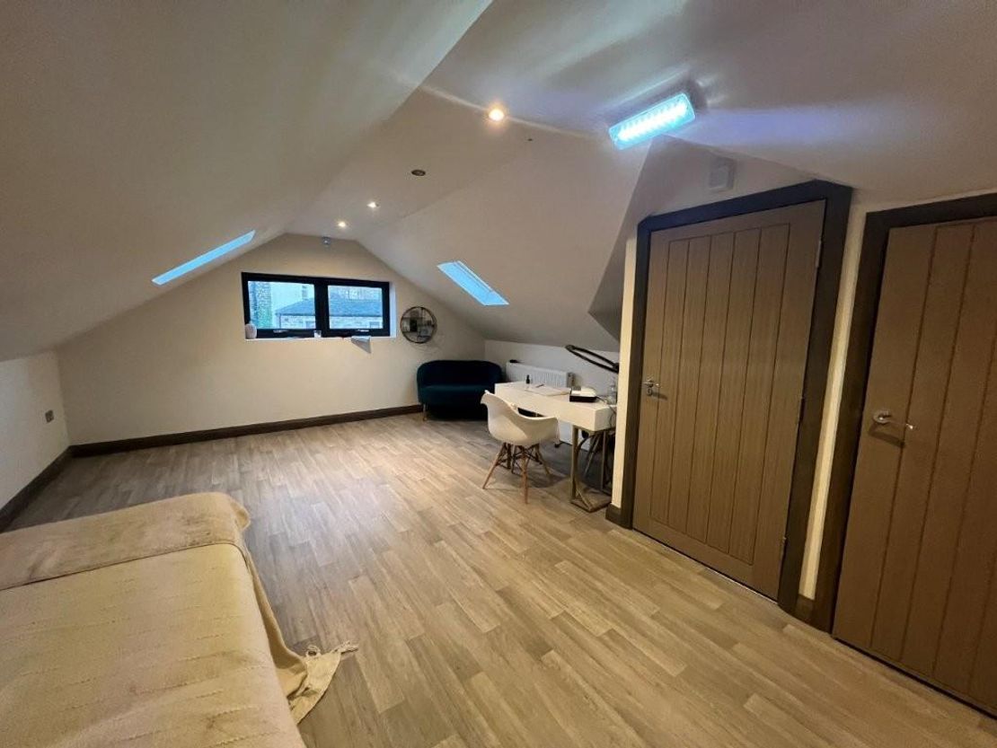 1st Floor Retail Unit, Moor Bottom, Honley, Holmfirth