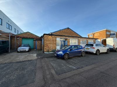 Property Image for 10-11 Station Close, Potters Bar, Hertfordshire, EN6 1TL
