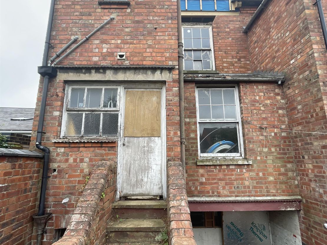 1 Kingsley Gardens, Northampton, East Midlands, NN2 7BW