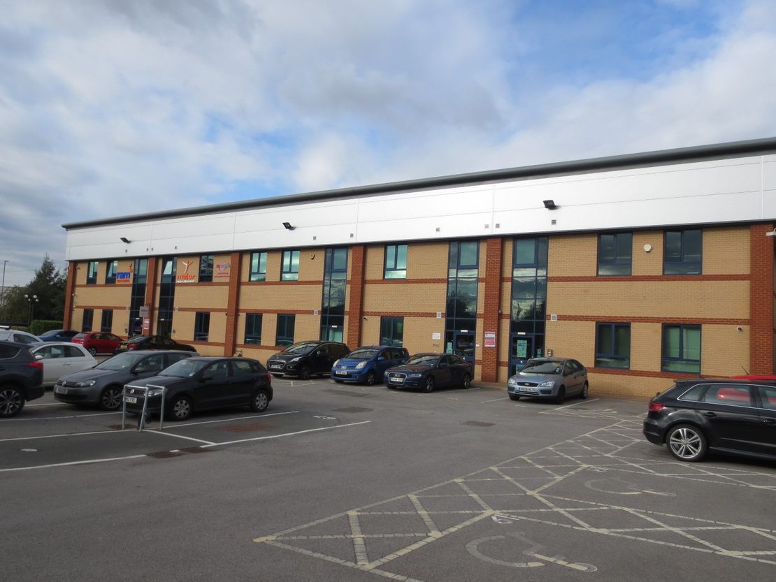 7 Madison Court, George Mann Road, Leeds, West Yorkshire, LS10 1DX