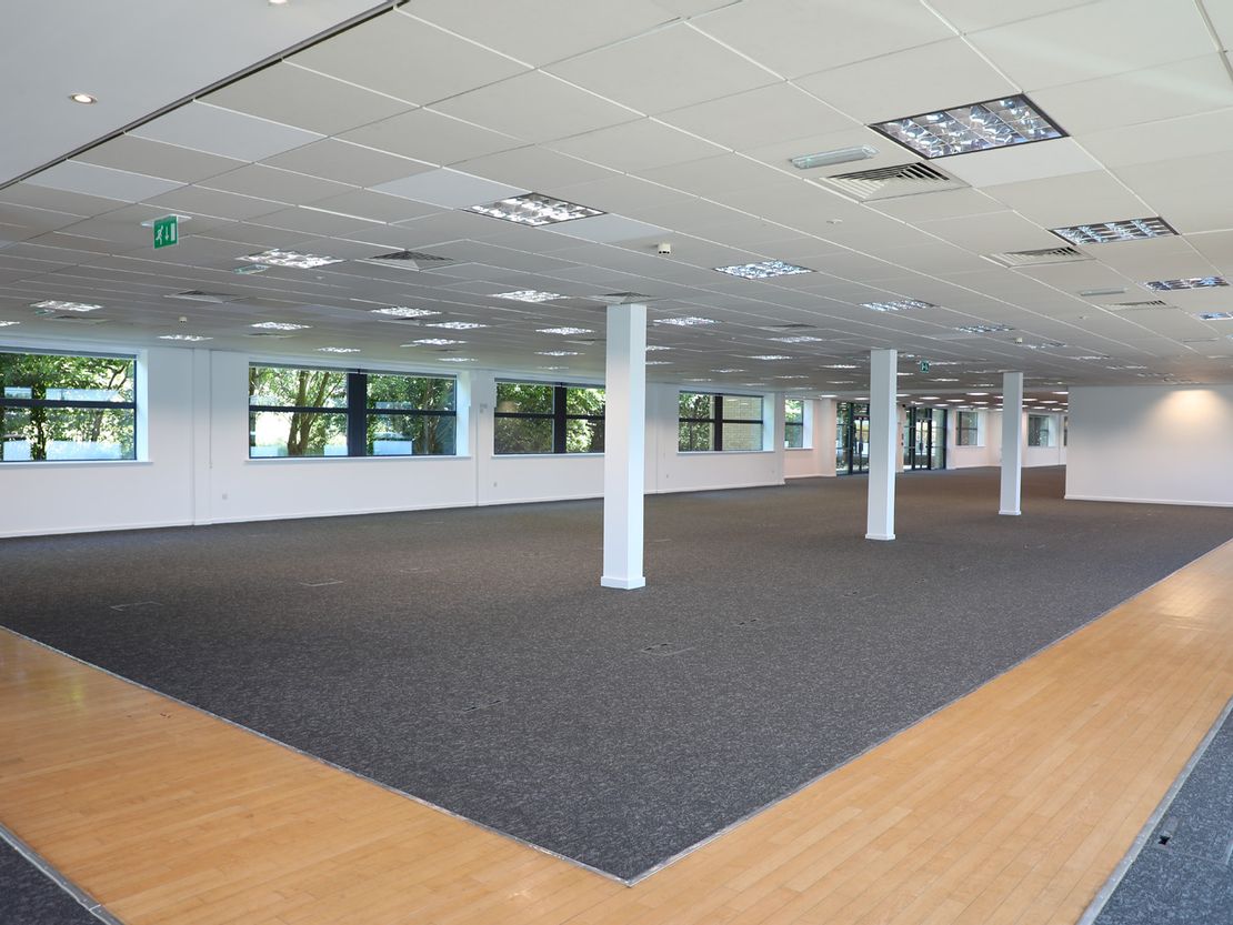 3 Paragon, Red Hall Crescent, Wakefield, West Yorkshire, WF1 2DF