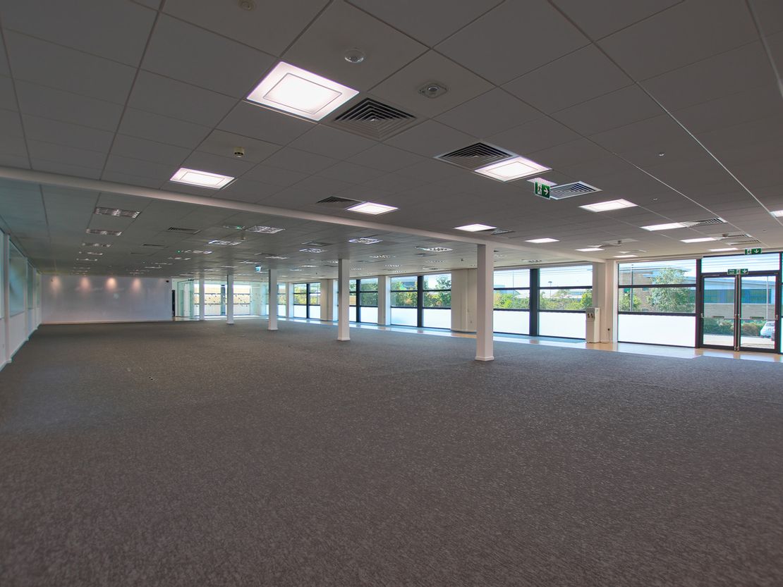 3 Paragon, Red Hall Crescent, Wakefield, West Yorkshire, WF1 2DF
