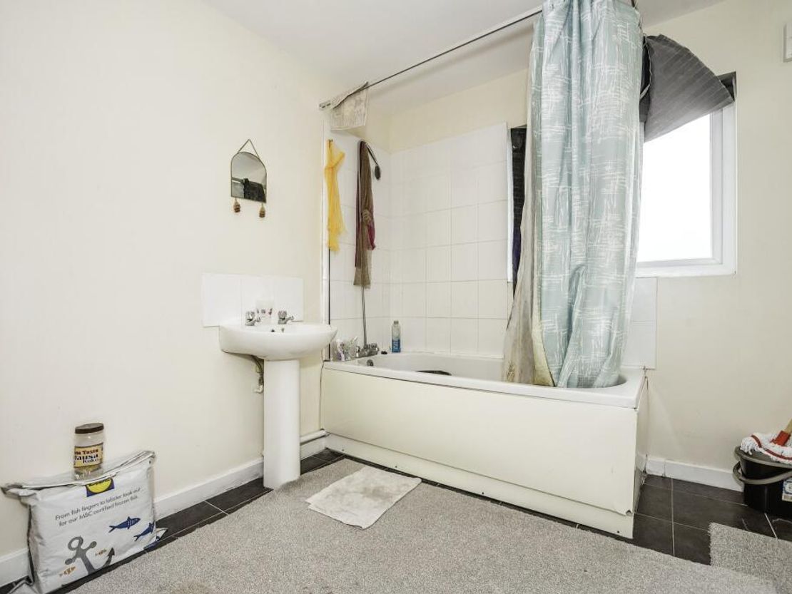 55, Rochester Road, Gravesend, Kent, DA12 2JN