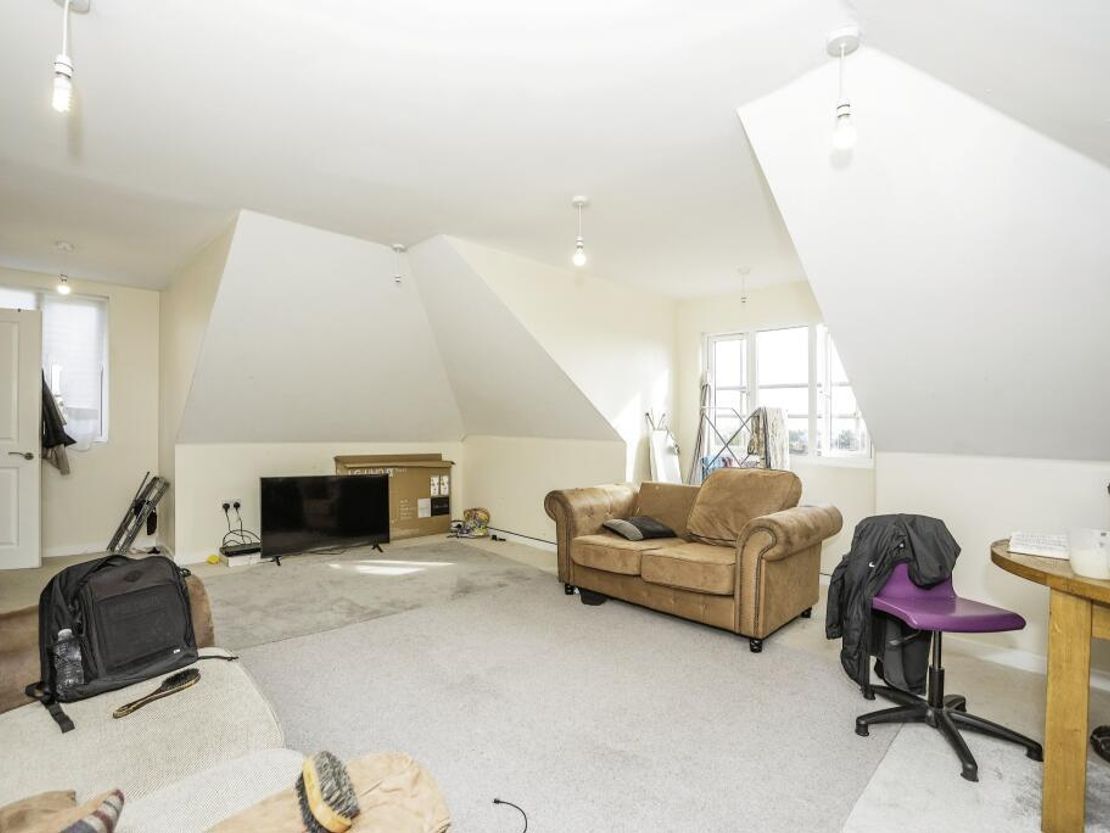 55, Rochester Road, Gravesend, Kent, DA12 2JN