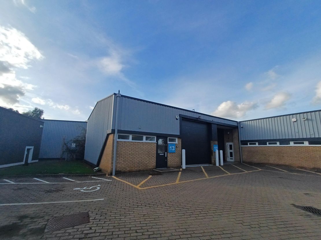 13 Millbrook Close, Northampton, East Midlands, NN5 5JF