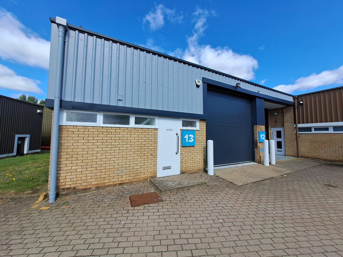 13 Millbrook Close, Northampton, East Midlands, NN5 5JF
