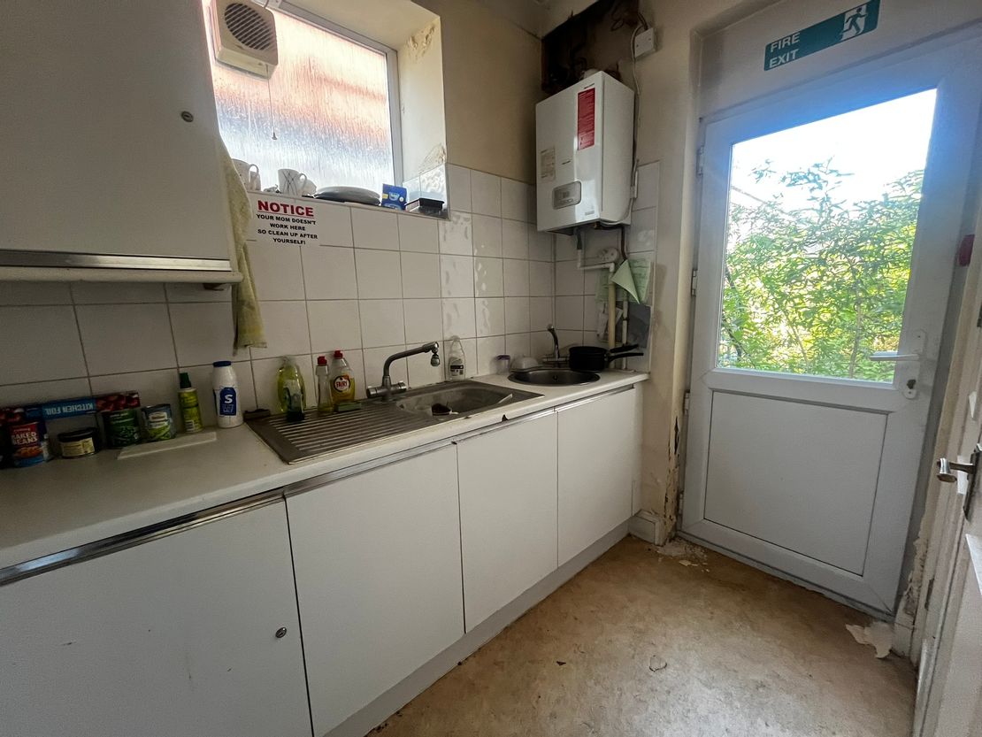 184 Caversham Road, Reading, Berkshire, RG1 8AZ