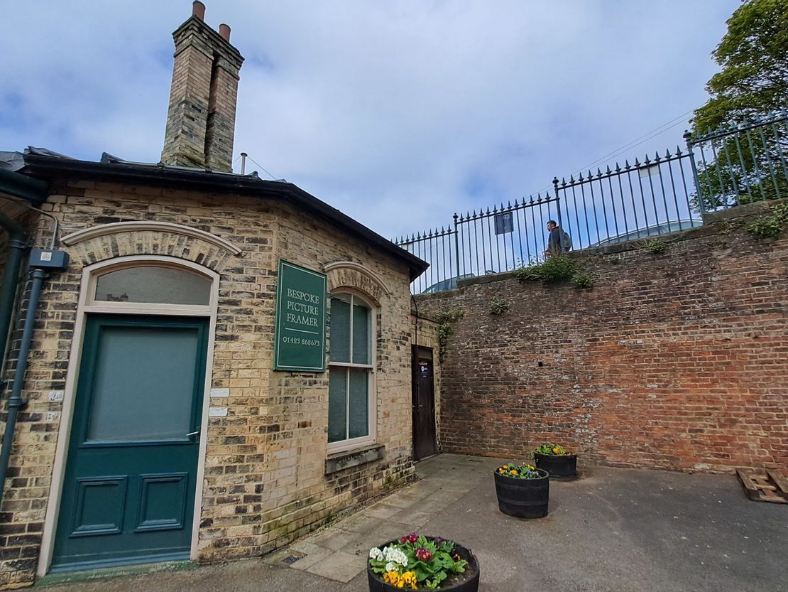 Unit 8-9 Knaresborough Station, Station Road, Knaresborough, North Yorkshire, HG5 9AA