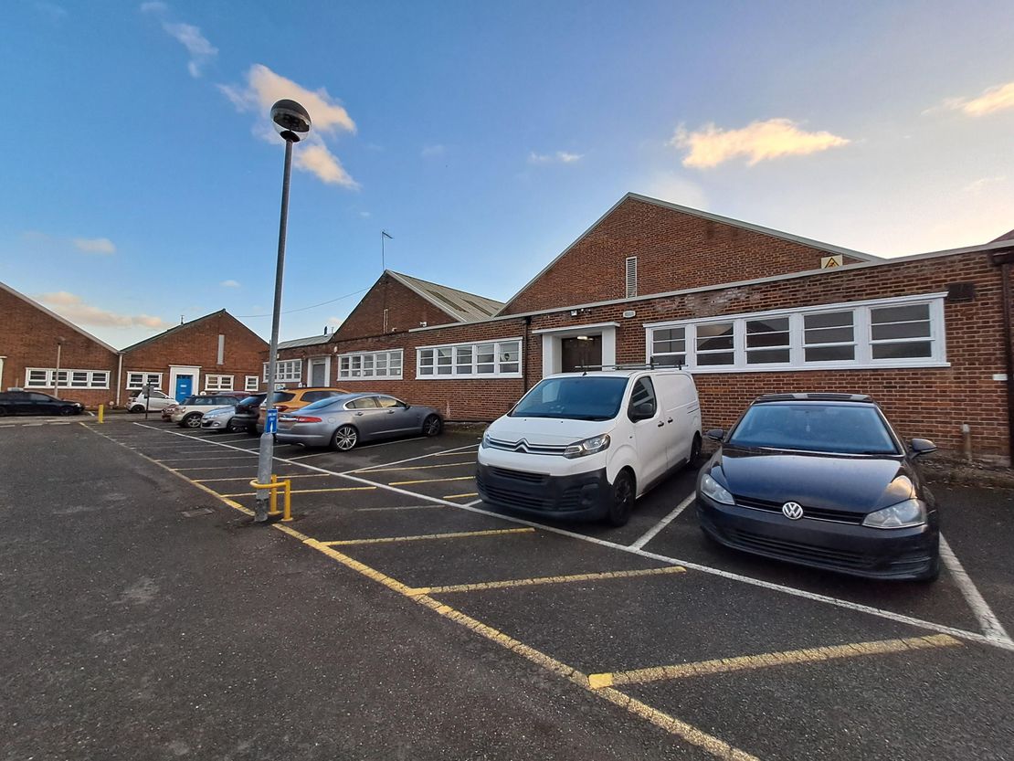 16 & 17 Tewin Court, Welwyn Garden City, AL7 1AU