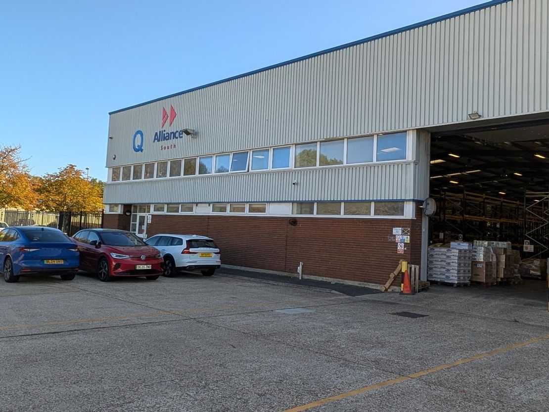 Unit Q Griffin Industrial Park, Brunel Road, Totton, Southampton, Hampshire, SO40 3SH