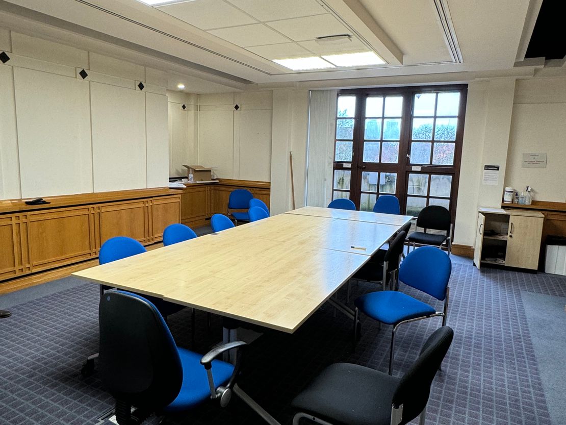Abbey House, Abbey Close, Abingdon, South East, OX14 3JE