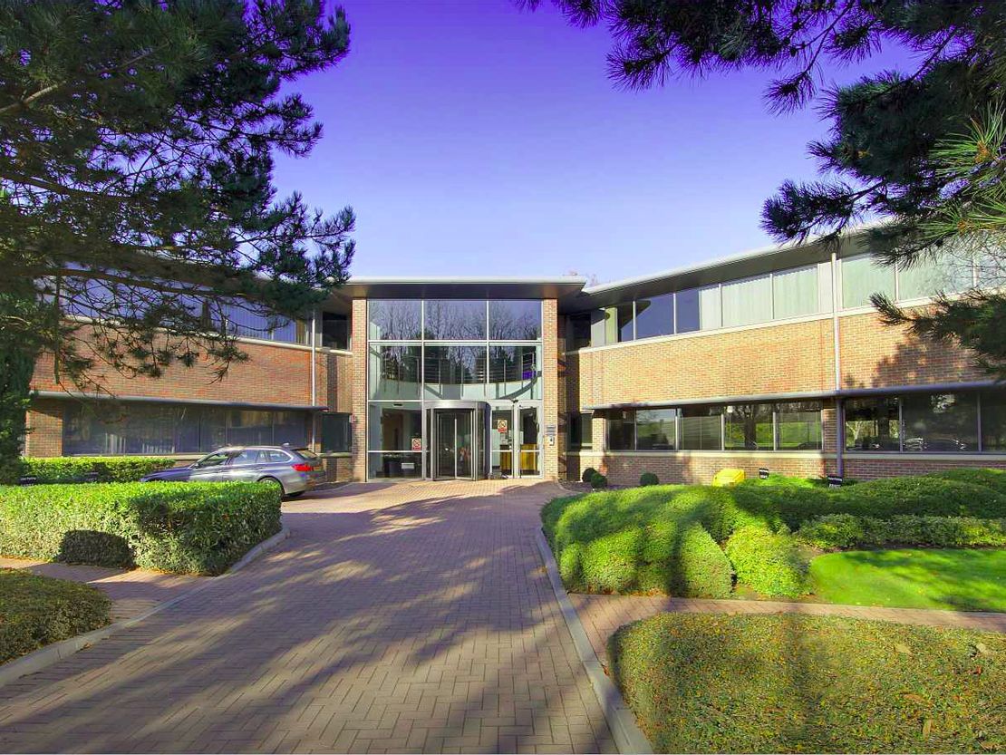 5 Waltham Park, White Waltham, Maidenhead, Berkshire, SL6 3TN