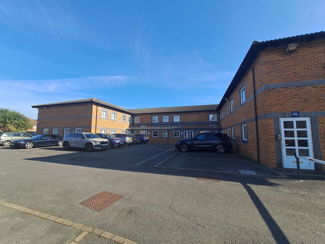 Minton Place, Victoria Road, Bicester, South East, OX26 6QB