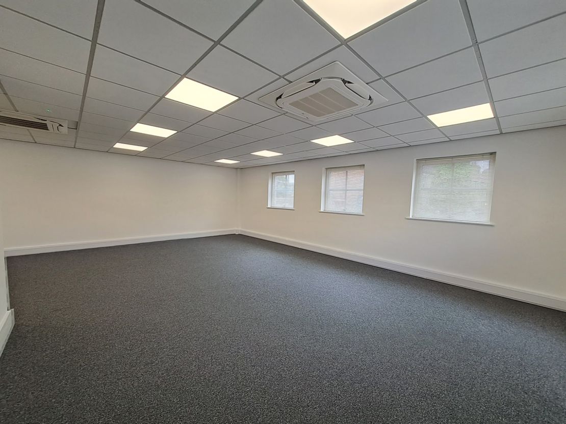 Minton Place, Victoria Road, Bicester, South East, OX26 6QB
