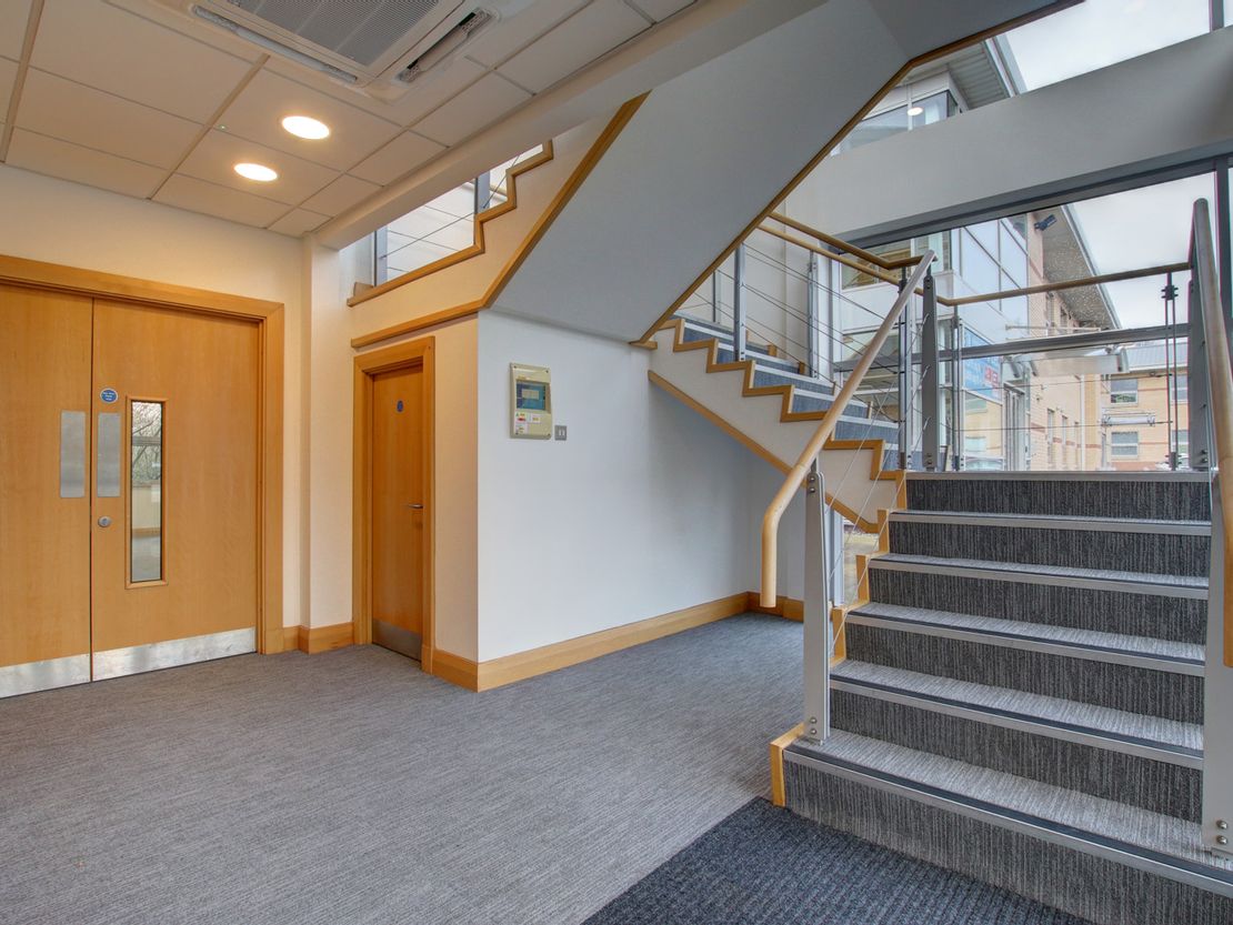 Unit 4, Turnberry Business Park, Turnberry Park Road, Gildersome, Leeds, West Yorkshire, LS27 7LE