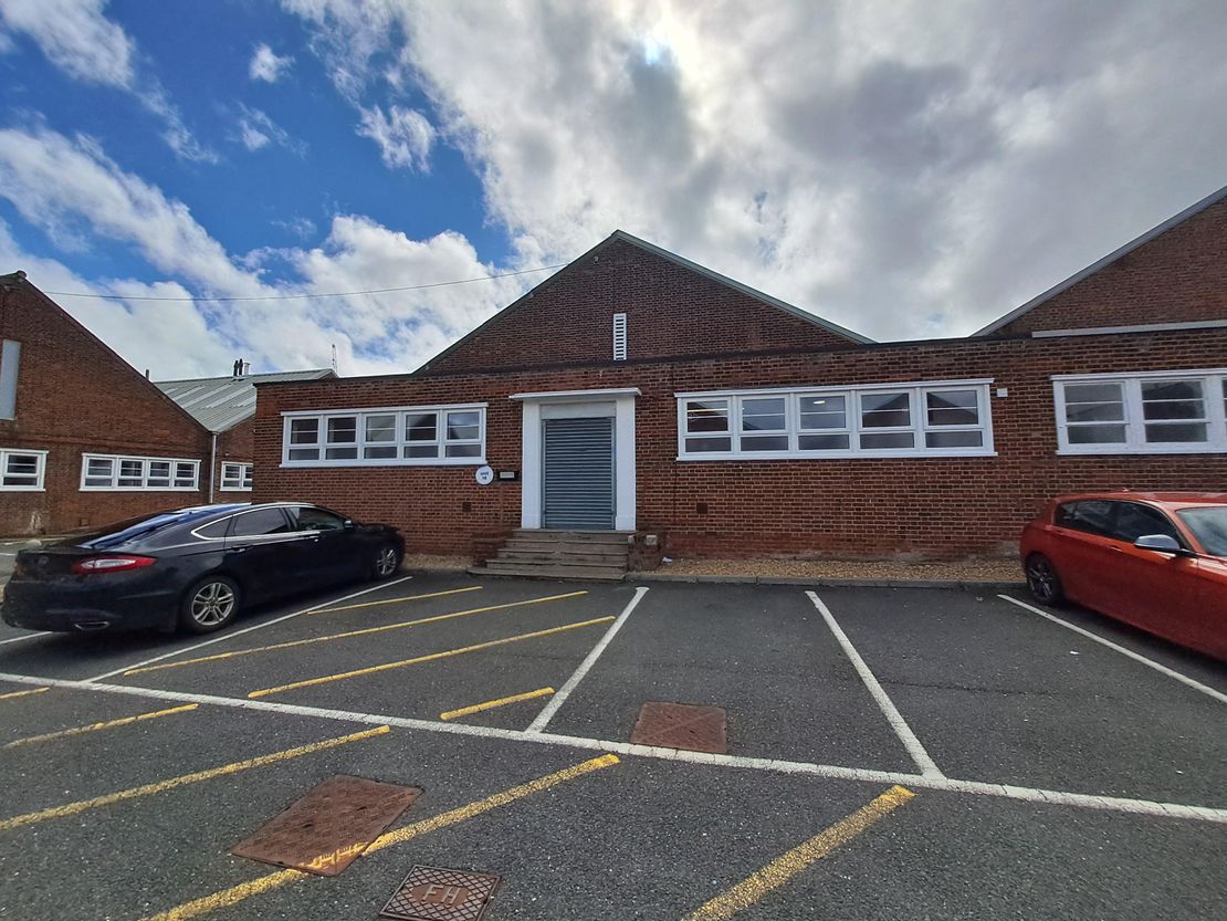 Unit 16, Tewin Court, Welwyn Garden City, AL7 1AU