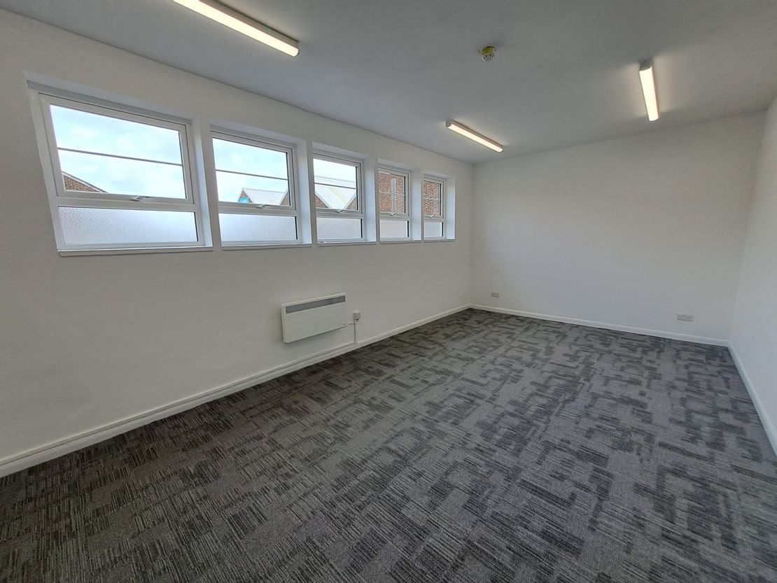 Unit 16, Tewin Court, Welwyn Garden City, AL7 1AU