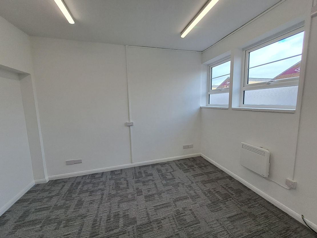 Unit 16, Tewin Court, Welwyn Garden City, AL7 1AU
