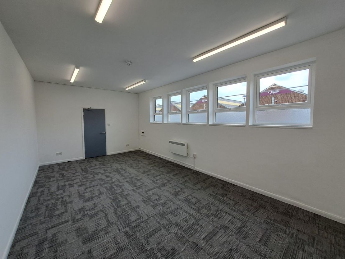 Unit 16, Tewin Court, Welwyn Garden City, AL7 1AU