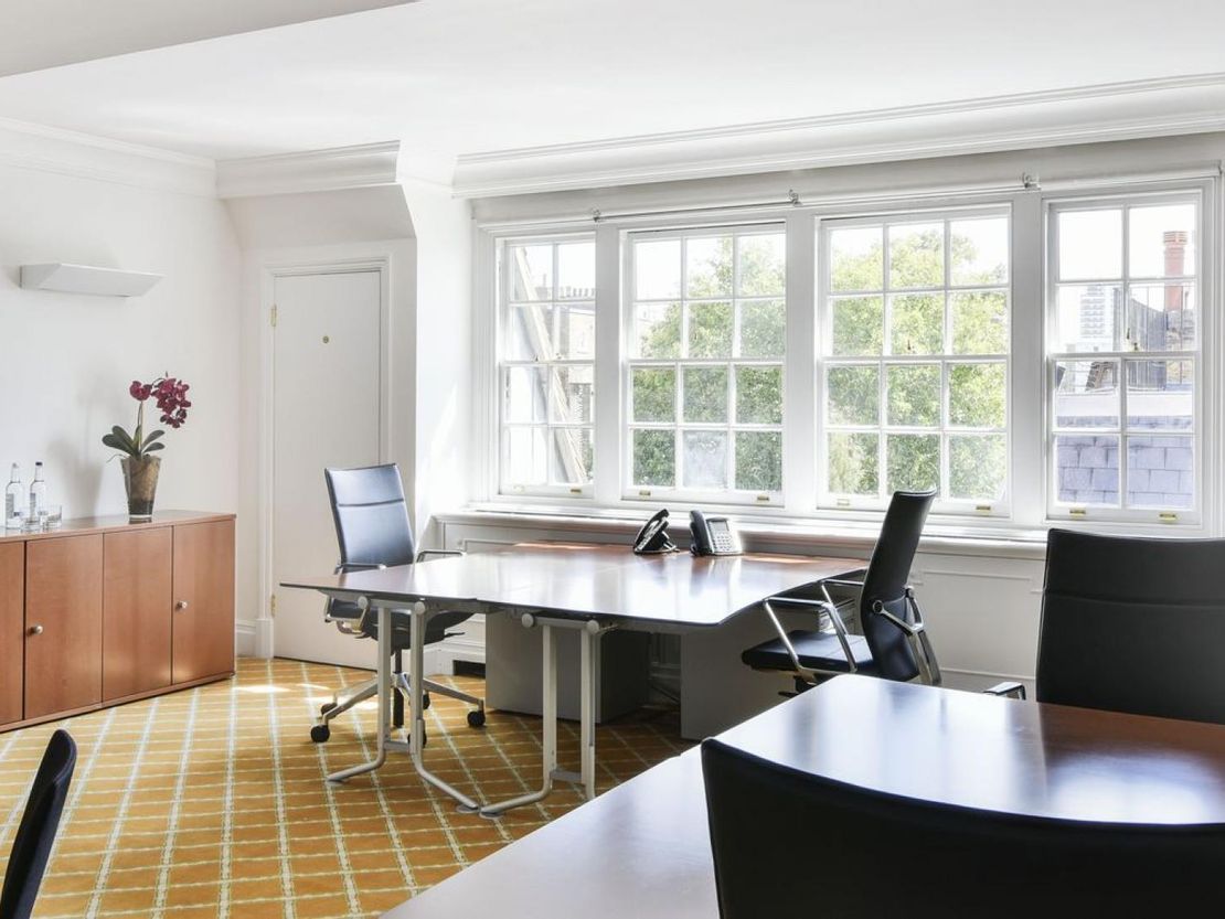 2 Eaton Gate, London, SW1W 9BJ