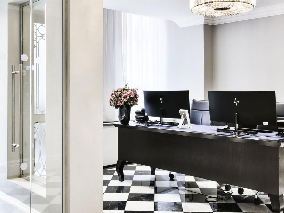 42 Brook Street, London, W1K 5DB