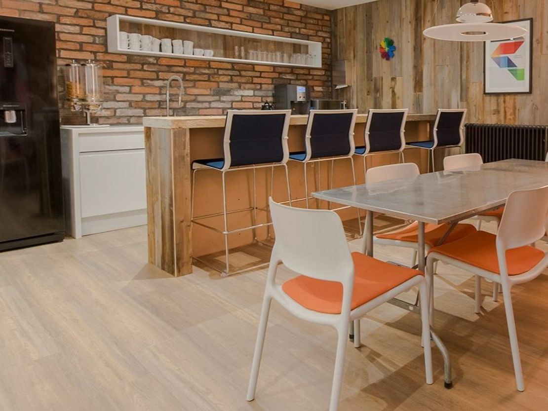 1 Neal Street, London, WC2H 9QL