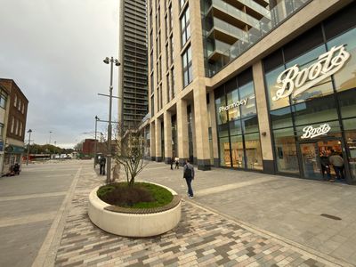 Property Image for 2 Commercial Way, Woking, GU21 6BW