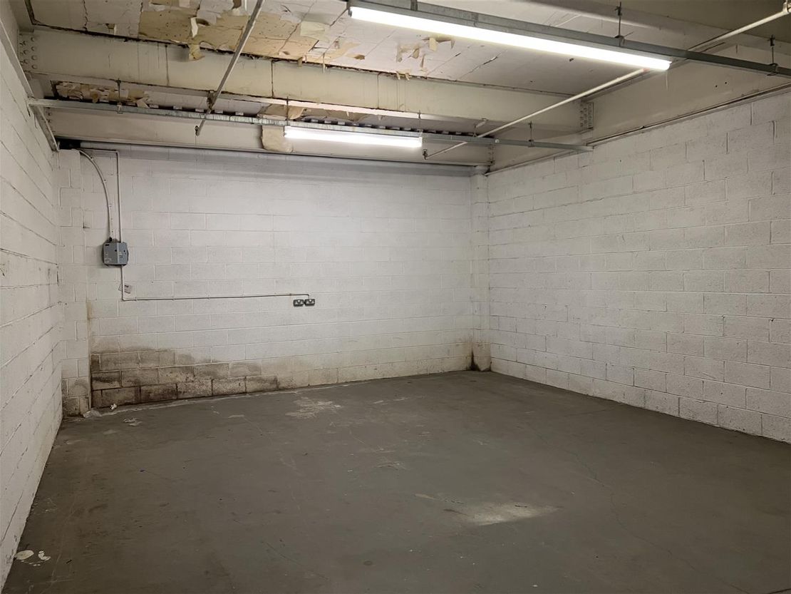 Workshop/Storage Units,  Business Park, Club Lane, Halifax