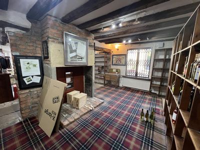 Property Image for 1 Westgate, Almondbury, Huddersfield, HD5 8XF