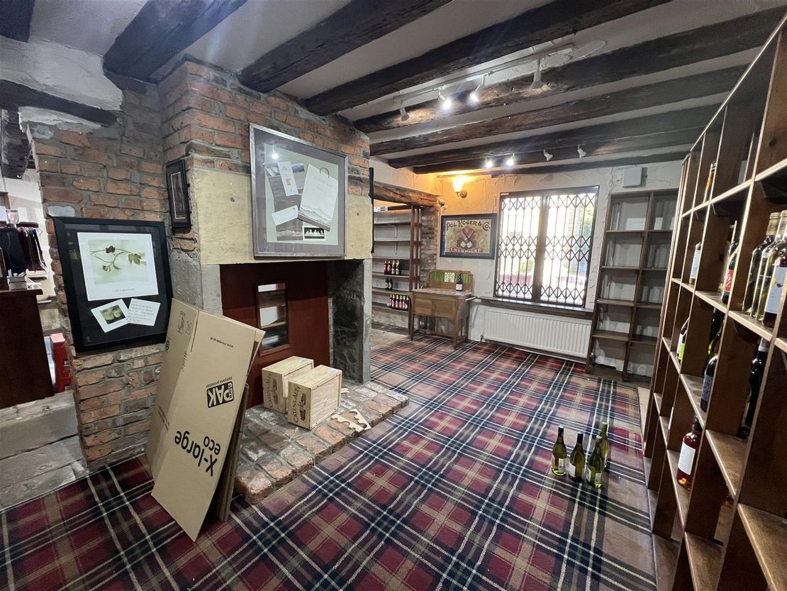 1 Westgate, Almondbury, Huddersfield, HD5 8XF