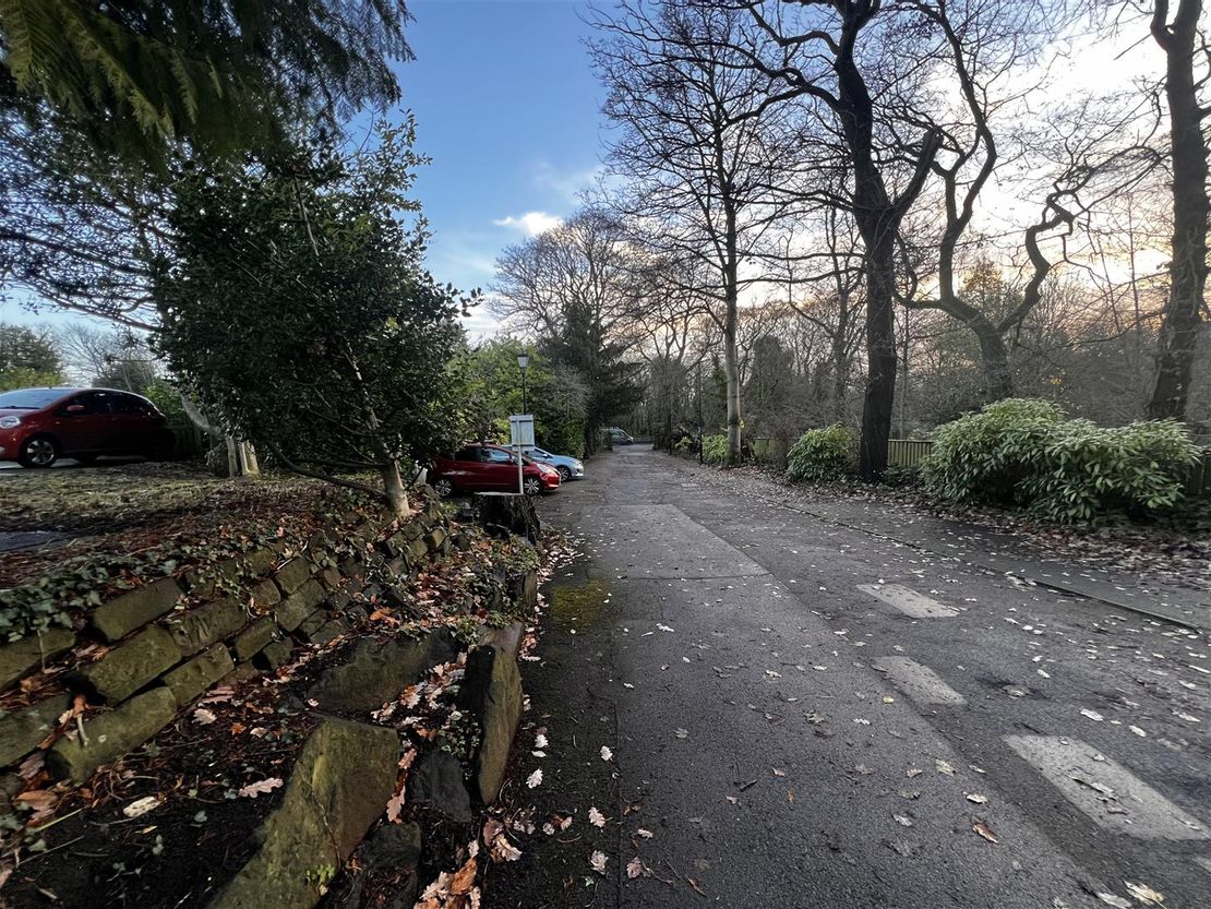Cote Royd House, 7 Halifax Road, Edgerton